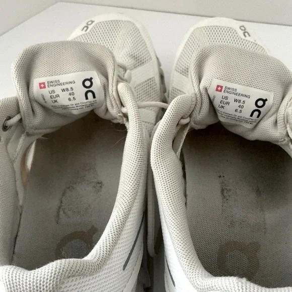 Women’s On Cloud Sneakers in White Sand Sz 8.5 - Picture 7 of 9